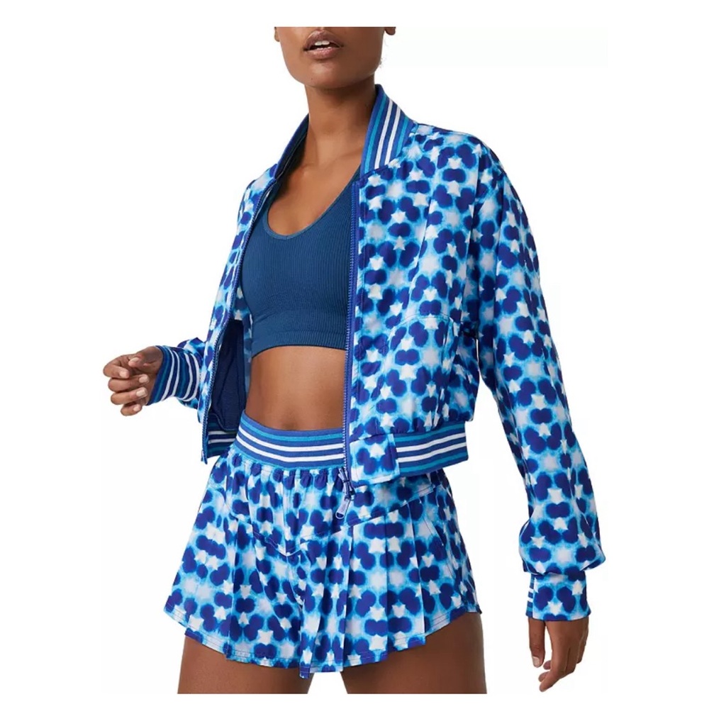 NWT free people printed jacket. With outer logo. Lightweight and stylish!